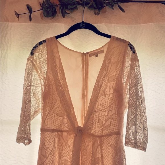 WAYF Lace Dress - Picture 4 of 4